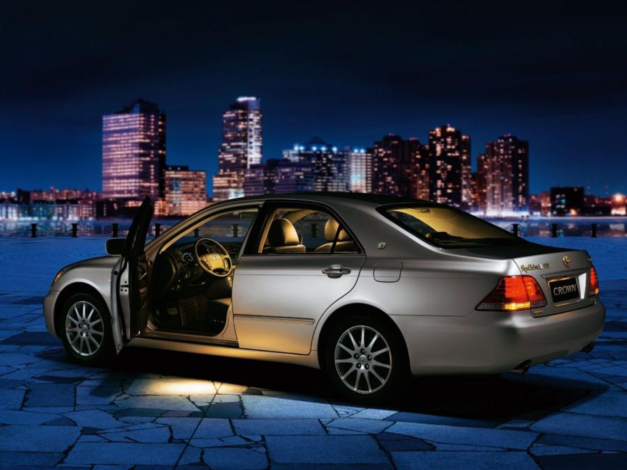  Toyota Crown Royal 2005 года  (CN) (фото 3 из 8)